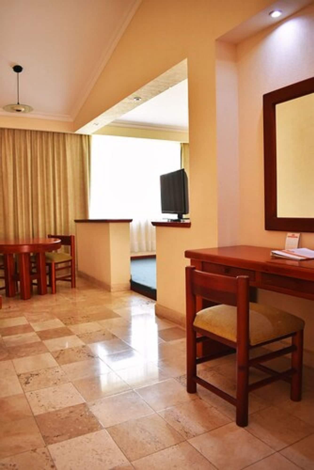 La Posada Hotel Y Suites San Luis Potosí Buitenkant foto
